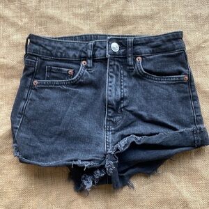 H & M Divided black high rise Denim distressed Size 4